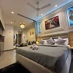 Luxury Vello Stay Supernova