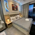 Luxury Vello Stay Supernova