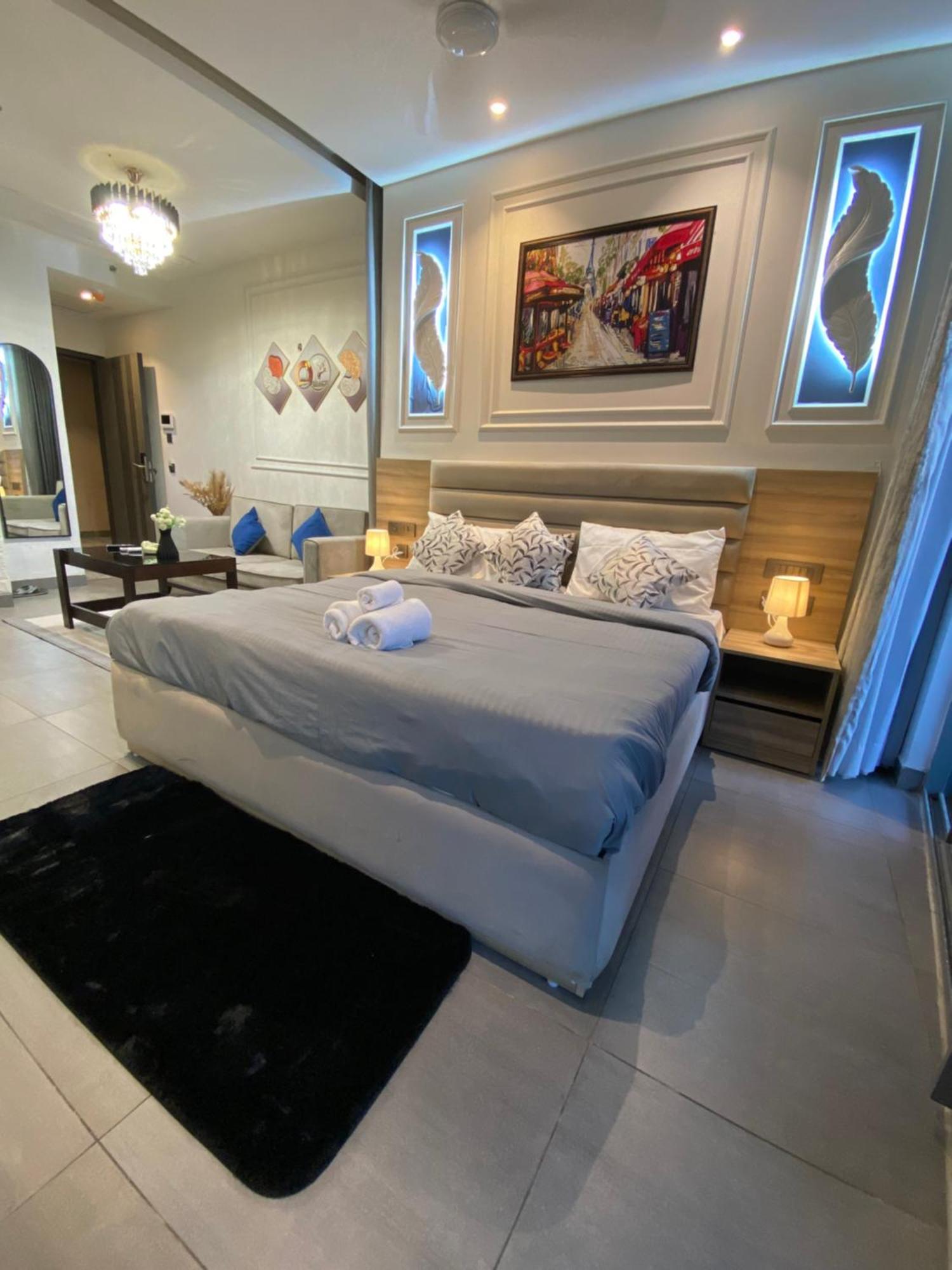 Luxury Vello Supernova * New Delhi